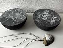 Quiet moments 1&2 / Acryl auf Beton (Durchmesser je ca. 12 cm)